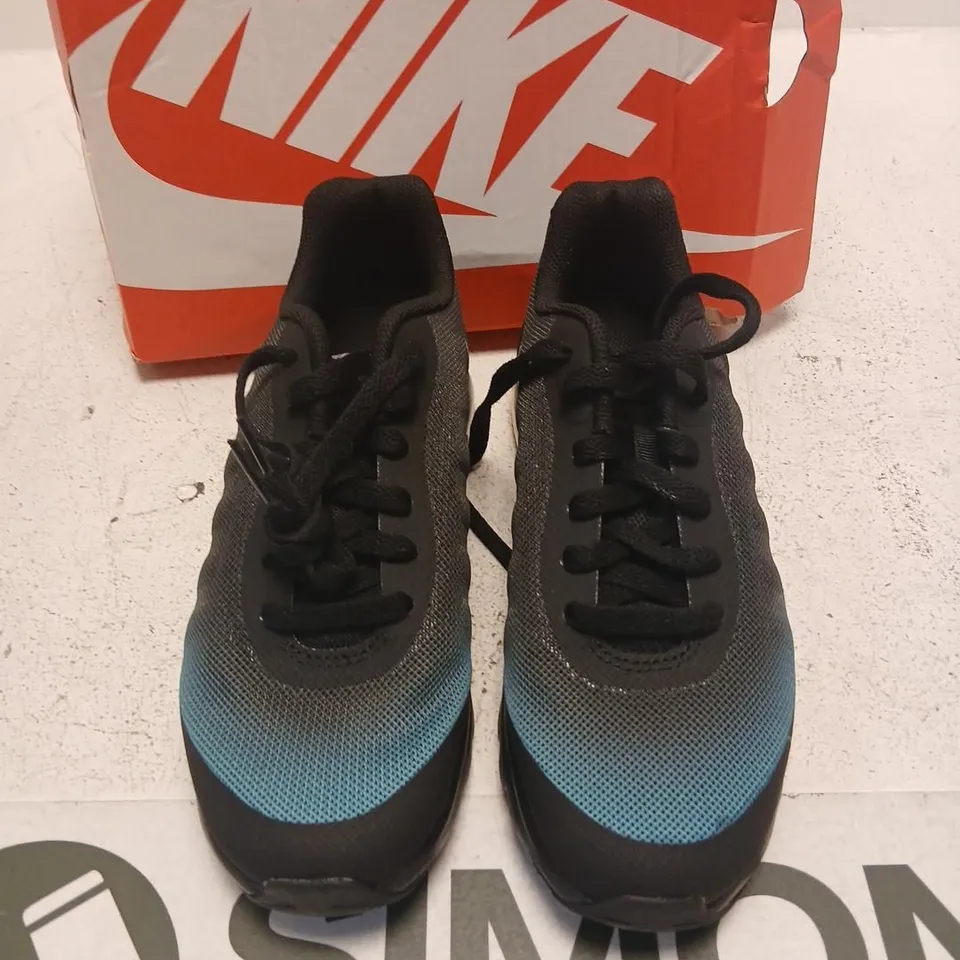 NIKE AIR MAX INVIGOR (GS) BLACK/BLUE, UK 5 (EU 38) – BOXED