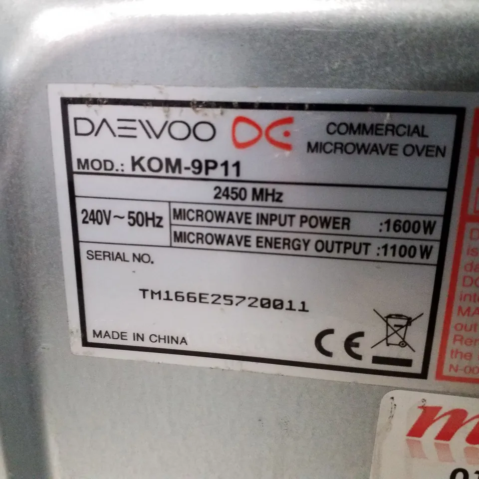 DAEWOO KOM-9P11 COMMERCIAL MICROWAVE OVEN