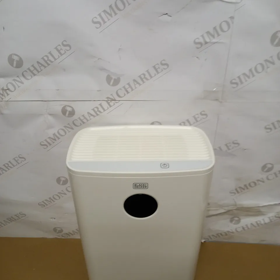 BLACK AND DECKER 2-LITRE DEHUMIDIFIER WITH AIR PURIFIER