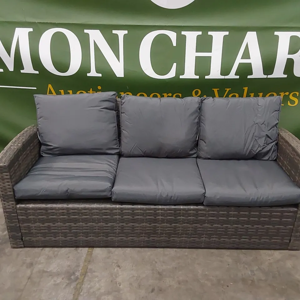 BRAND NEW KANSAS GARDEN AND PATIO RATTAN SOFA SET  RRP £995