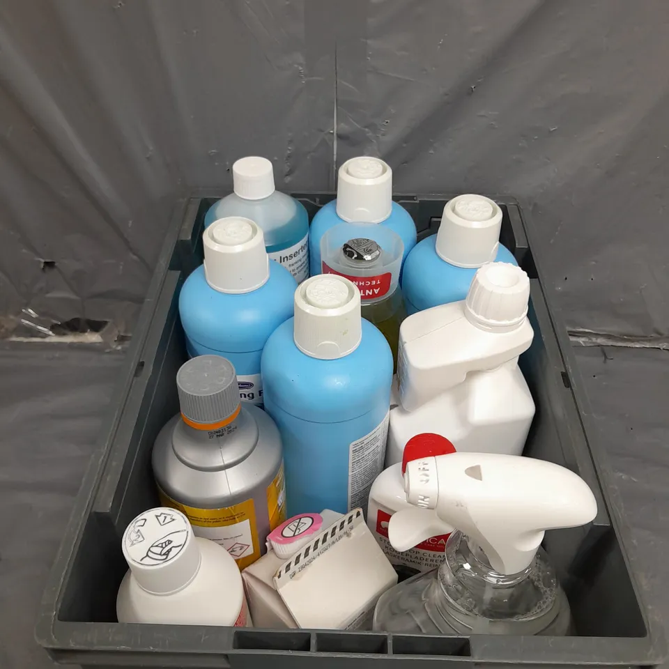 TOTE OF APPROX 10 CLEANING PRODUCTS TO INCLUDE , WASHING UP LIQUID , SEALING SOLUTION , SURFACE CLEANER , ETC