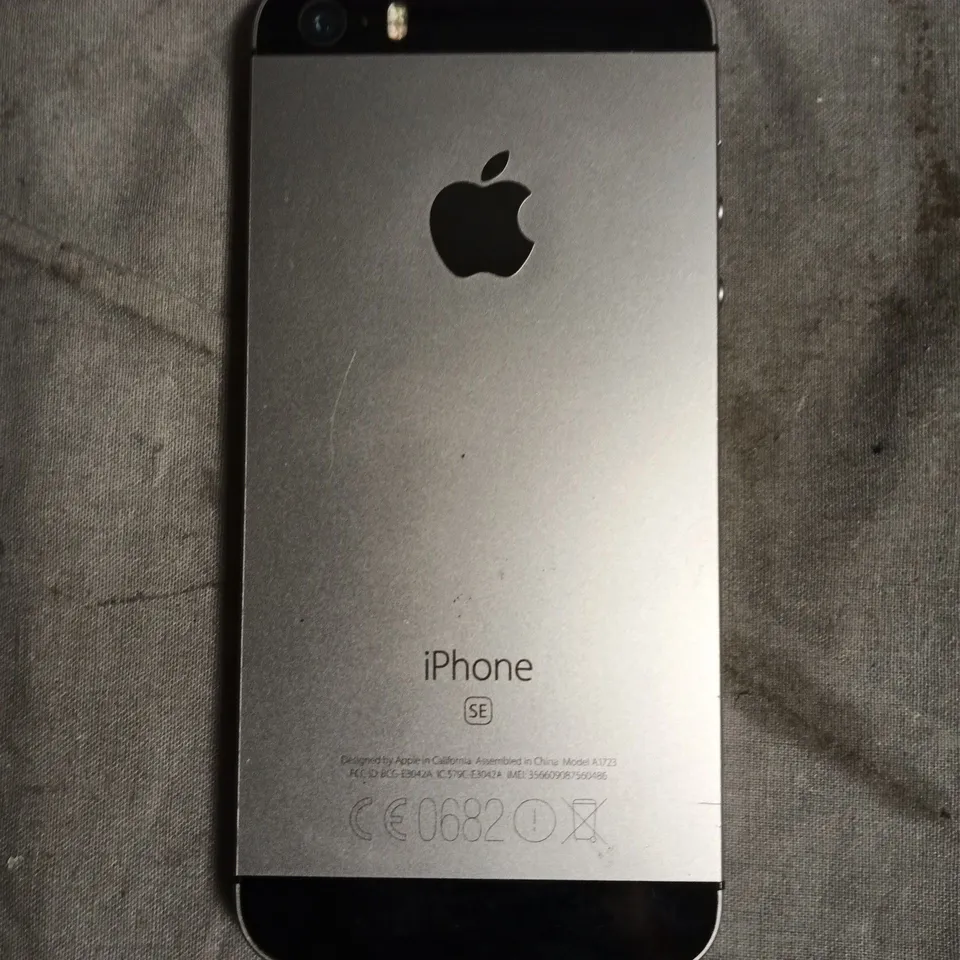 APPLE IPHONE SE SMARTPHONE