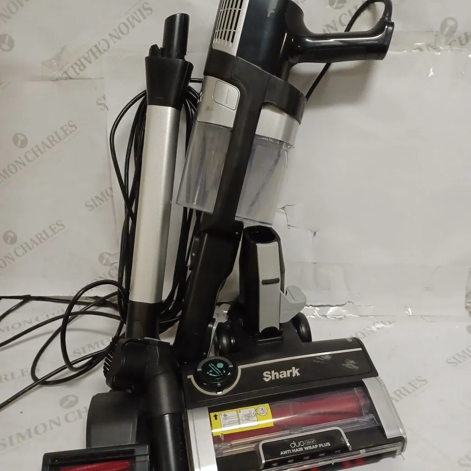 SHARK STRATOS ANTI HAIR WRAP PET PRO VACUUM CLEANER