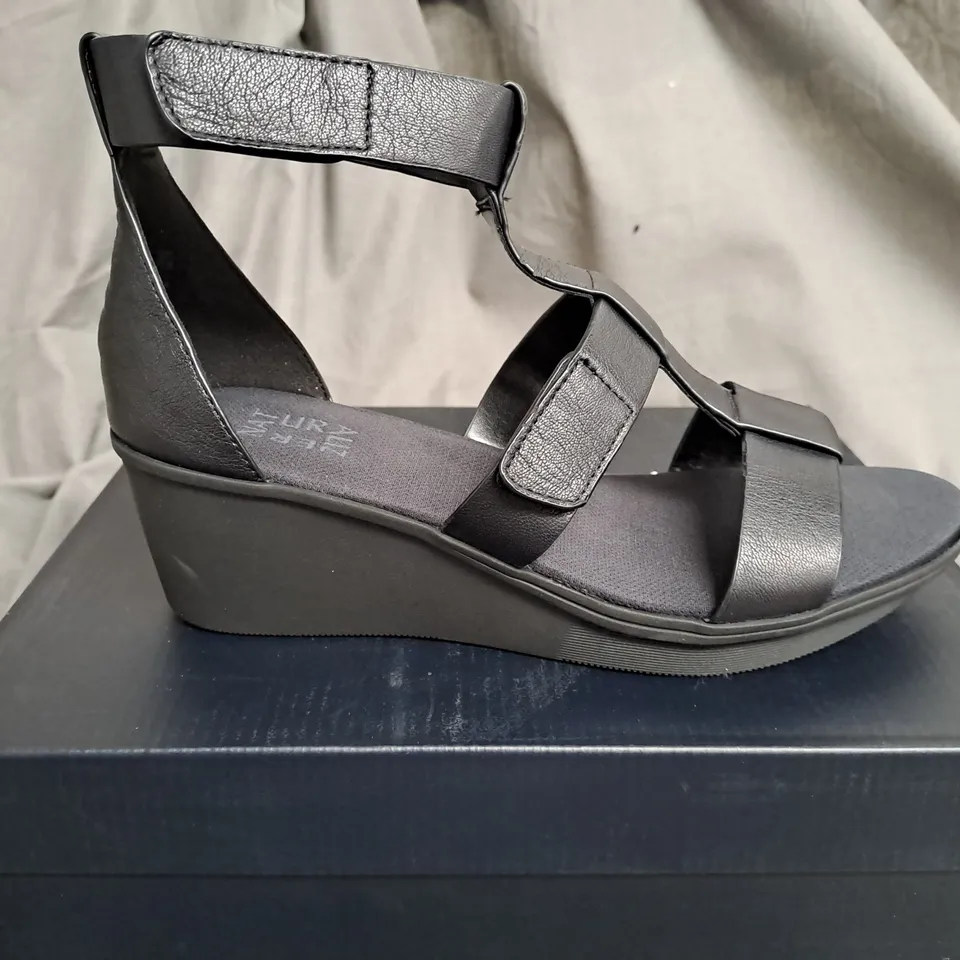 BOXED NATURA LINER HIGH HEEL OPEN TOE SANDALS IN BLACK - UK 6