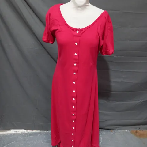 APPROXIMATELY 10 RED DRESS IN VARIOUS SIZES TO INCLUDE SIZE 12  