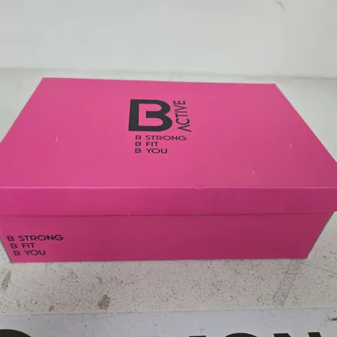 B MOVE B3475 WHITE SNEAKERS – UK SIZE 5, BOXED