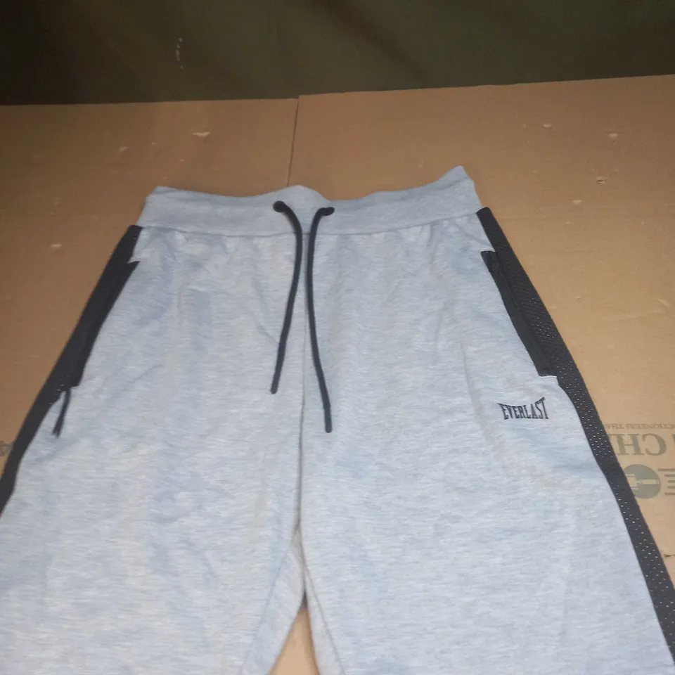 EVERLAST FLEECED SHORTS SIZE SMALL