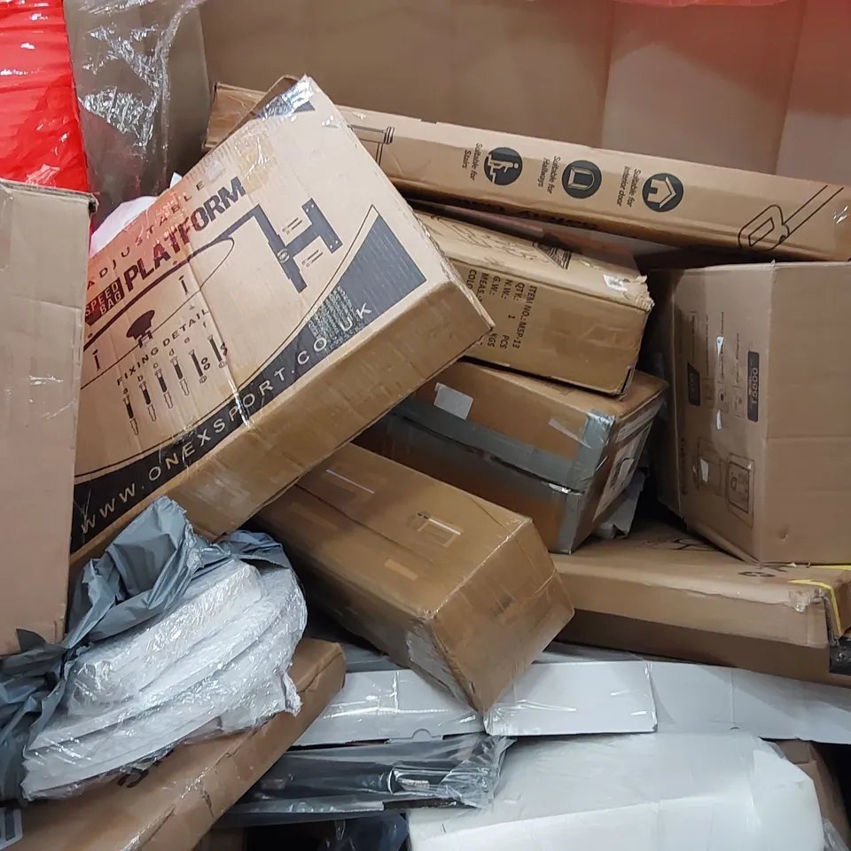 PALLET OF ASSORTED ITEMS INCLUDING: FOOD PROCESSOR, BEDSIDE TABLE, TOILET SEAT, ADVENT CALENDAR ECT