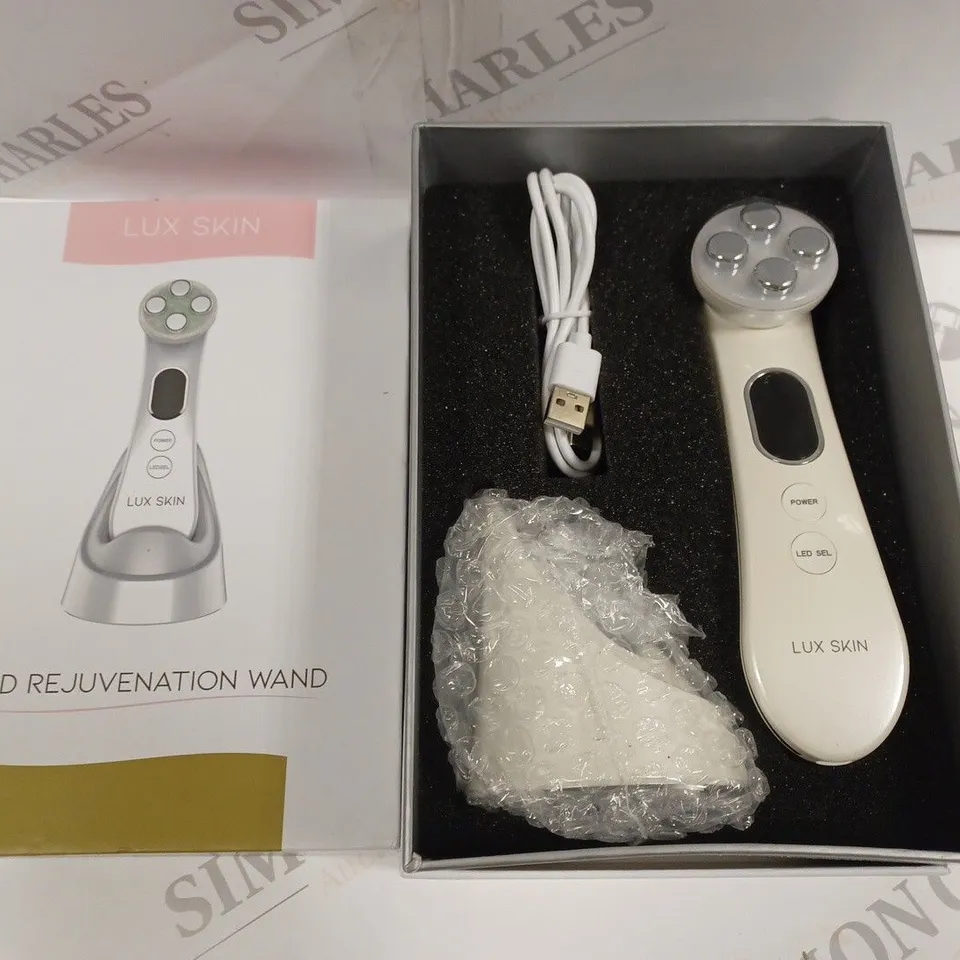 BOXED LUX SKIN LED REJUVENATION WAND