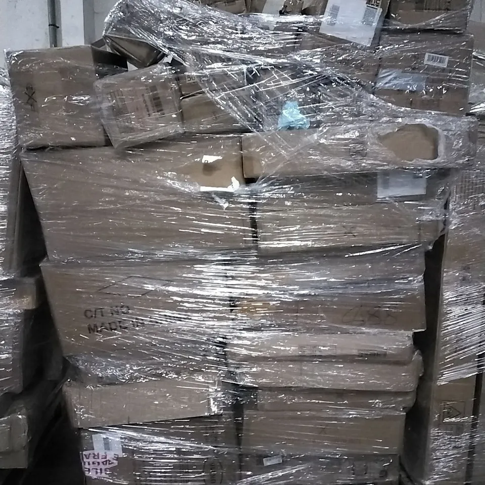 PALLET OF HOUSEHOLD ITEMS TO INCLUDE WATER DISTILLER, CHRISTMAS TREE,  OFFICE CHAIR AND OTHER ASSORTED ITEMS...