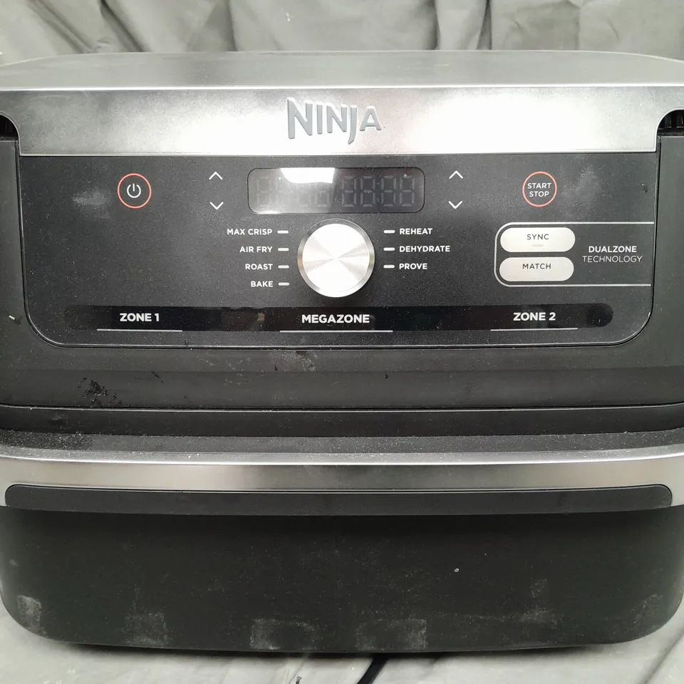 BOXED NINJA 10.4L FOODI FLEXDRAWER DUAL AIR FRYER IN BLACK AF500UK