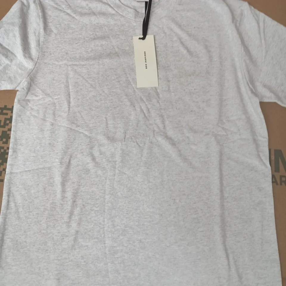 BEE INSPIRED CREW-NECK SHORT SLEEVE T-SHIRT IN GREY SIZE MEDIUM