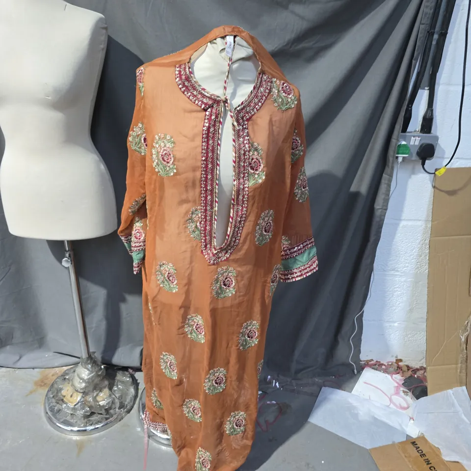 WOMEN'S EMBROIDERED KAFTAN DRESS – ORANGE-BROWN WITH FLORAL EMBROIDERY, SIZE L (MADE IN PAKISTAN) (VERIFY BRAND)