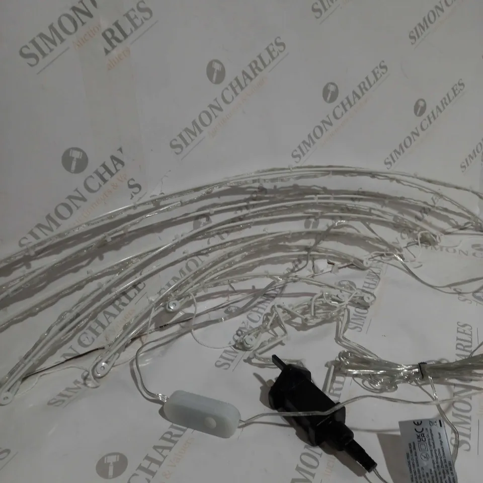 BOXED HOME REFLECTIONS INDOOR OUTDOOR PRE-LIT WALL MOUNTABLE TREE 5FT - COLLECTION ONLY 