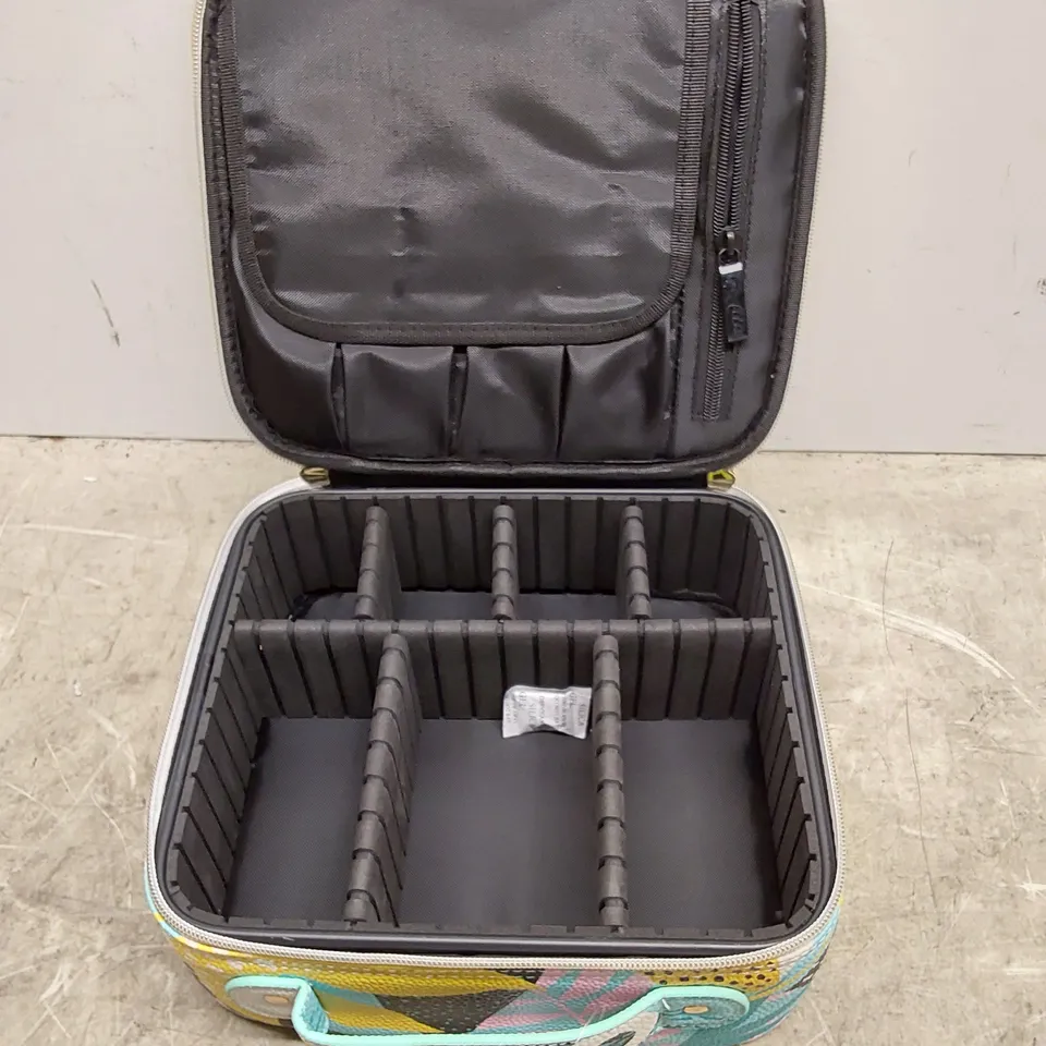 BOXED TILI MAKE UP ORGANISER MAKE UP BAG