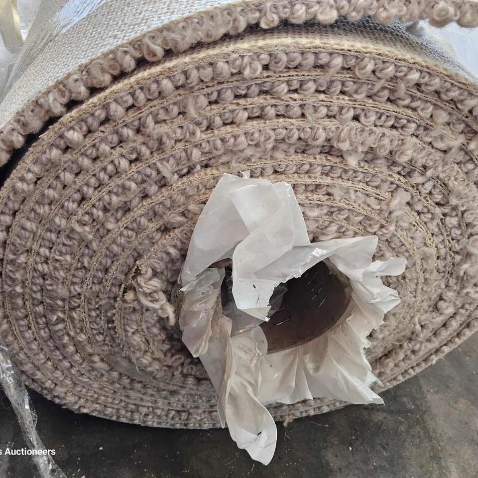 ROLL OF QUALITY HABBERLEY CLASSIC OAK RIDGE CARPET APPROXIMATELY 5M × 6.1M