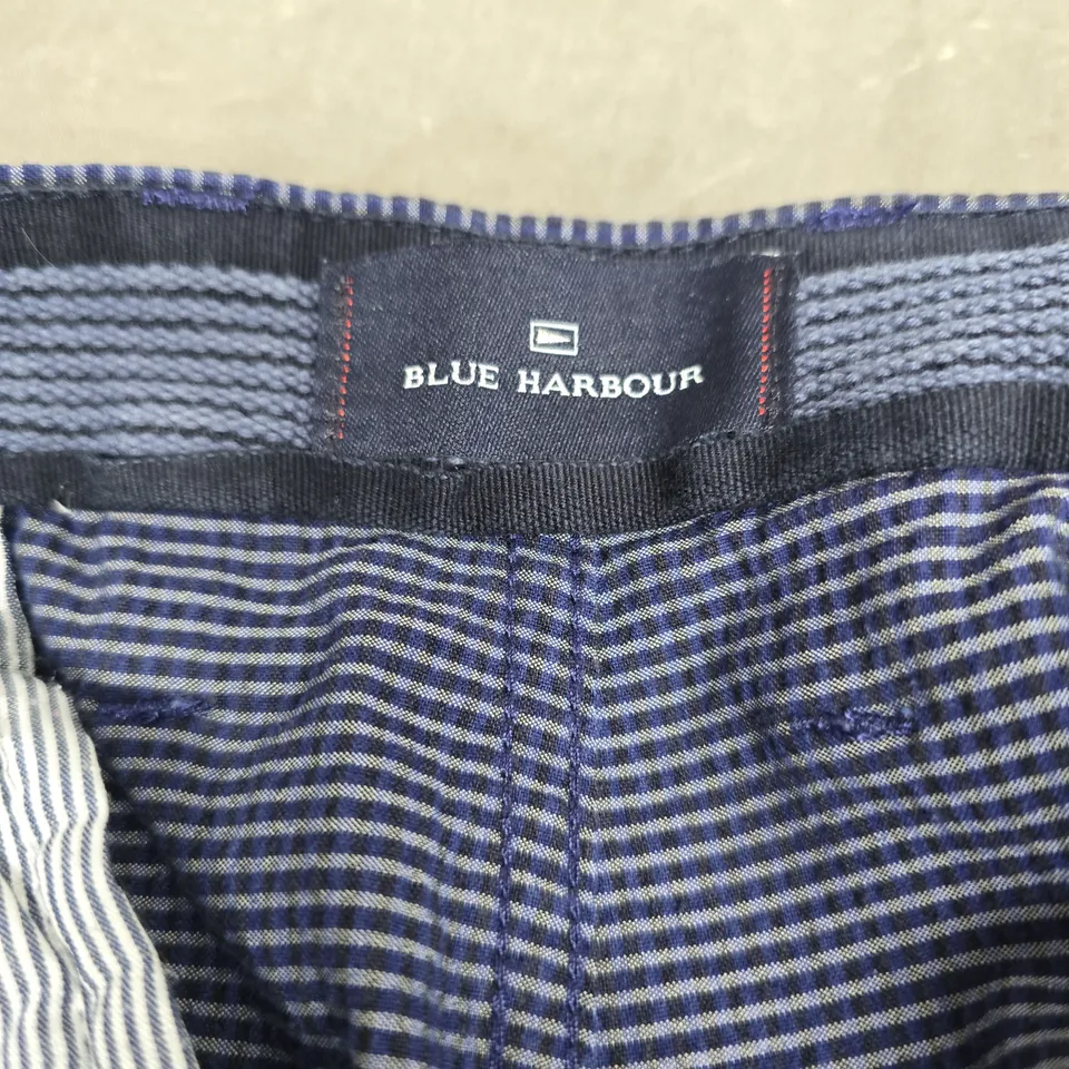 M&S BLUE HARBOUR STRIPED SHORTS, UK 42 (107CM) WAIST – BLUE MIX 