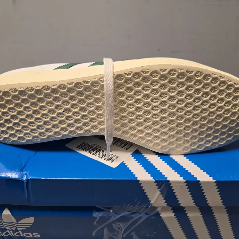 ADIDAS GAZELLE TRAINERS IN WHITE & GREEN - SIZE 12