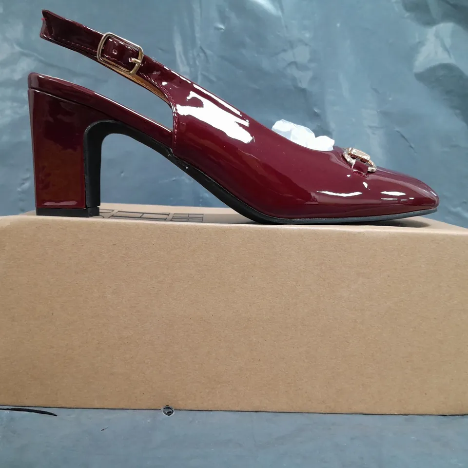 BOXED PAIR OF WHERE'S THAT FROM BLOCK HEEL SHOES IN DEEP CHERRY W. GOLD EFFECT DETAIL SIZE UK 5