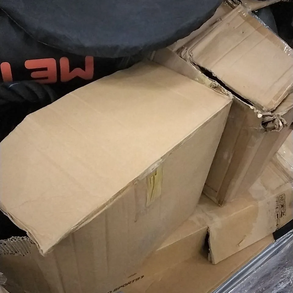 PALLET OF APPROXIMATELY 8 ASSORTED ITEMS TO INCLUDE- METIS PUNCHING BAG - POP UP MANNEQUINS- KETTLE BELL RACK ECT