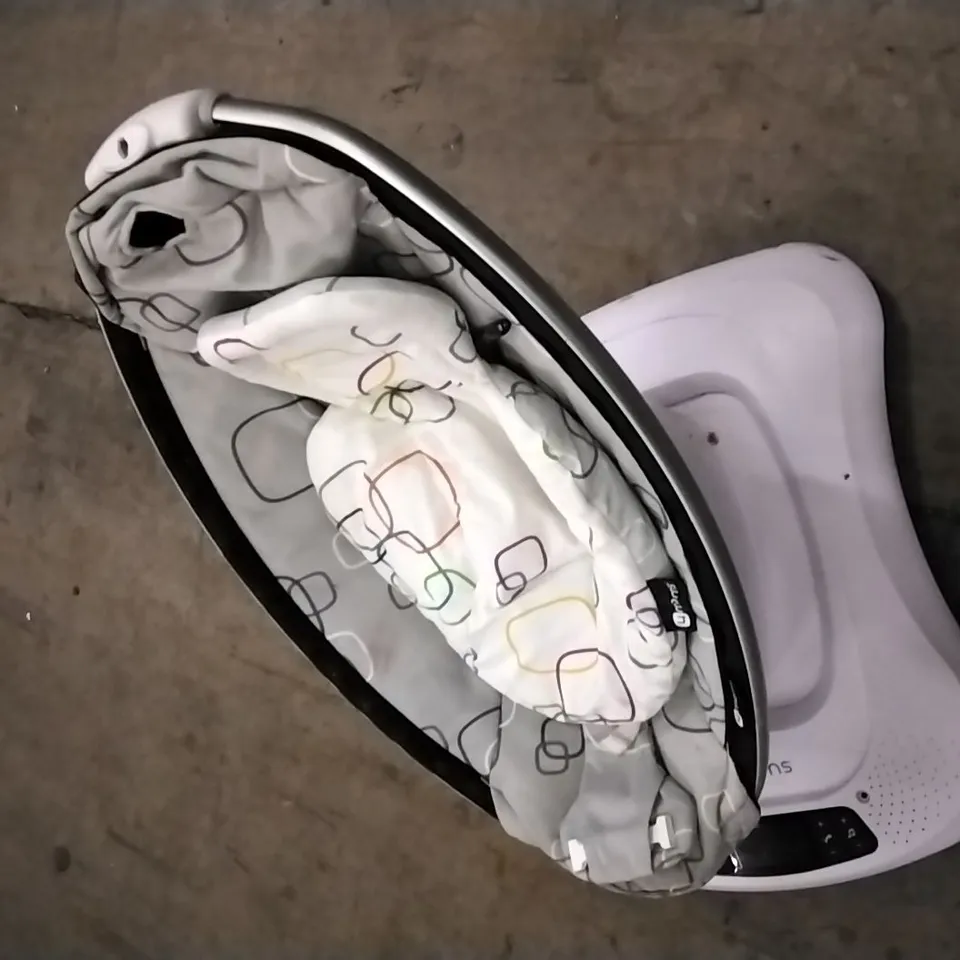 4MOMS ELECTRIC BABY CHAIR WITH SPEAKER 