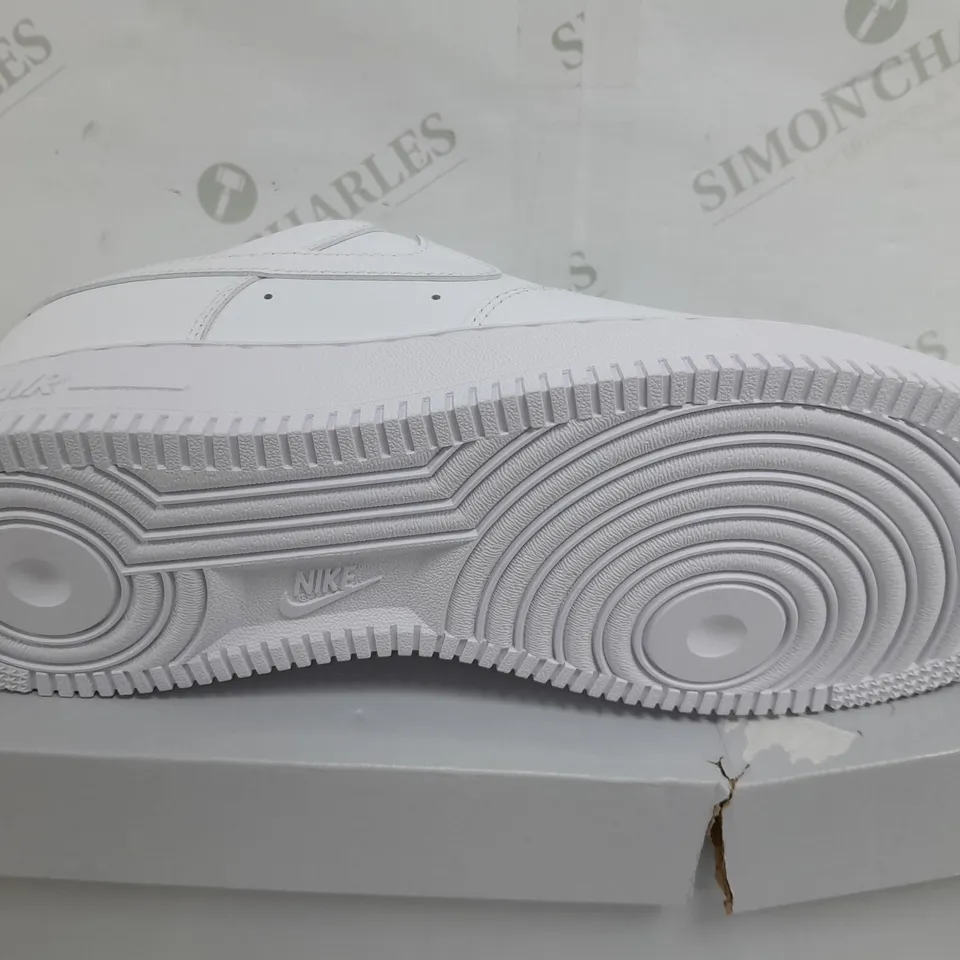 BOXED PAIR OF NIKE AIR FORCE 1 '07 IN WHITE - UK 9