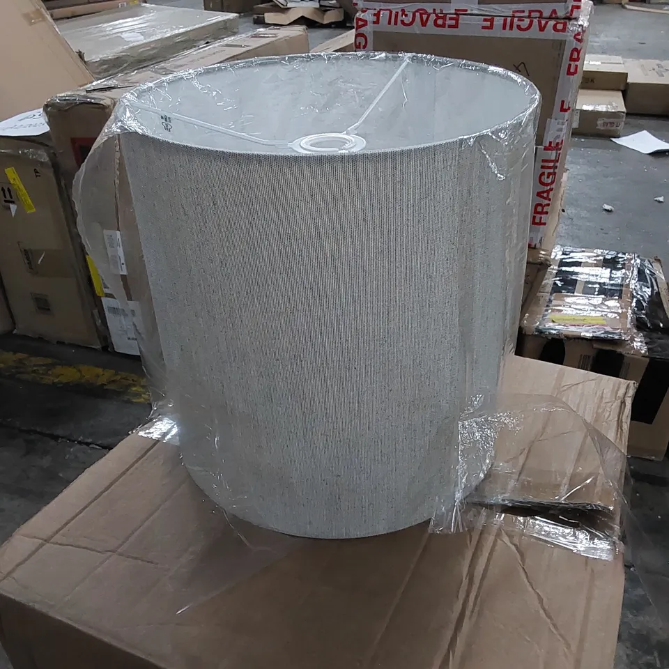BOXED LINEN DRUM SHADE (SCREW ON)