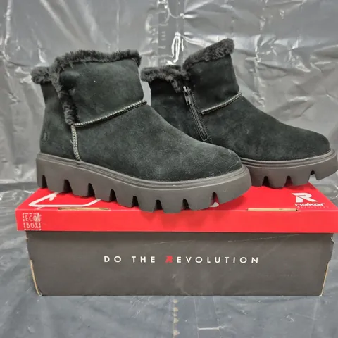 BOXED PAIR OF RIEKER SUEDE FAUX FUR LINED BOOTS IN BLACK SIZE 5