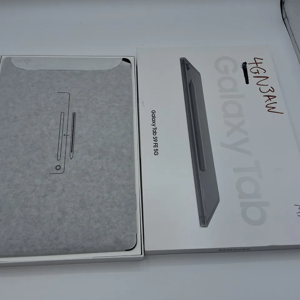  BOXED SAMSUNG GALAXY TAB S9 FE 5G 6/128GB IN GRAY - SM-X516B