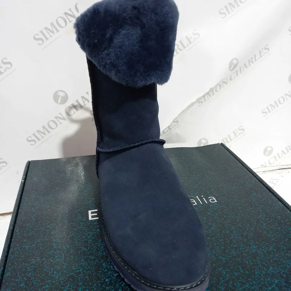 BOXED PAIR OF EMU AUSTRALIA BIRDWOOD BOOTS MIDNIGHT SIZE 4