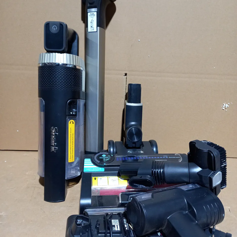 SHARK CORDLESS STICK VACUUM CLEANER PET PRO MODEL