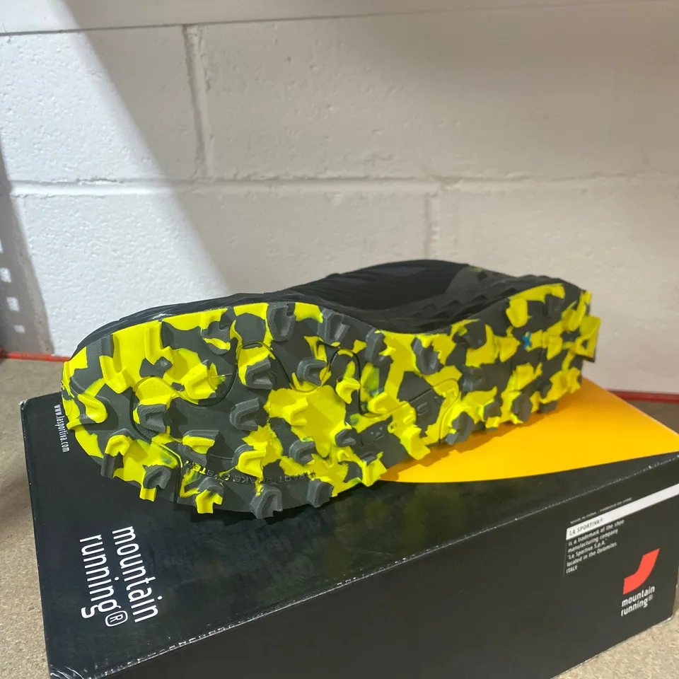 BOXED LA SPORTIVA CARBON/APPLE GREEN TRAINERS SIZE 10.5