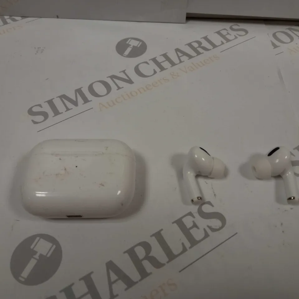 UNBOXED WIRELESS EARBUDS WITH CHARGING CASE WHITE 