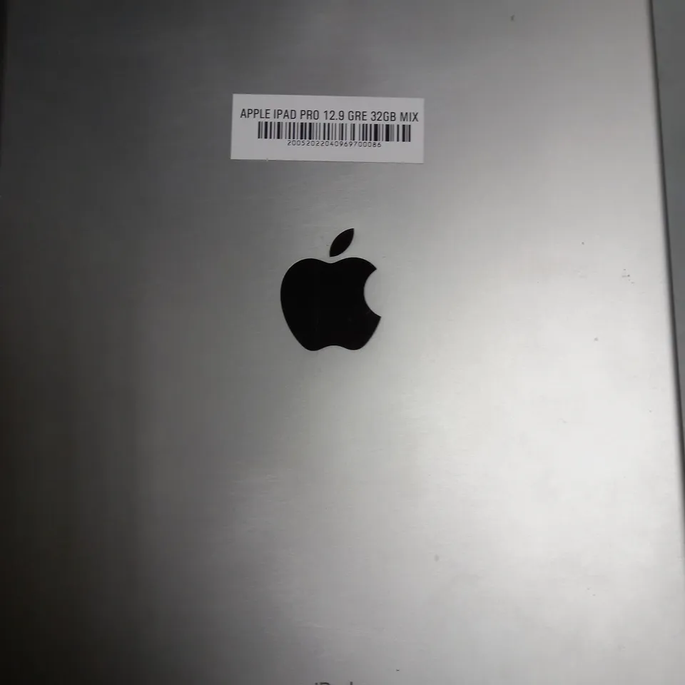 UNBOXED APPLE IPAD PRO 2ND GEN 12.9" GREY 32GB