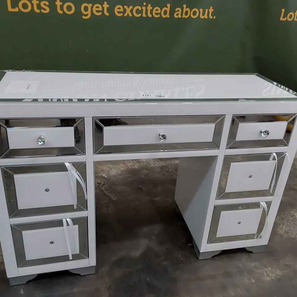 DESIGNER PEDESTAL DRESSING TABLE MIRROR/WHITE GLASS