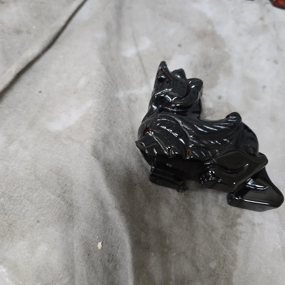 BLACK OBSIDIAN FENG SHUI DECORATIVE SET IN PINK CASE