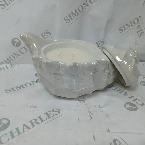 BOXED HOMEWORX BY SLATKIN & CO SHELL CERAMIC CANDLE