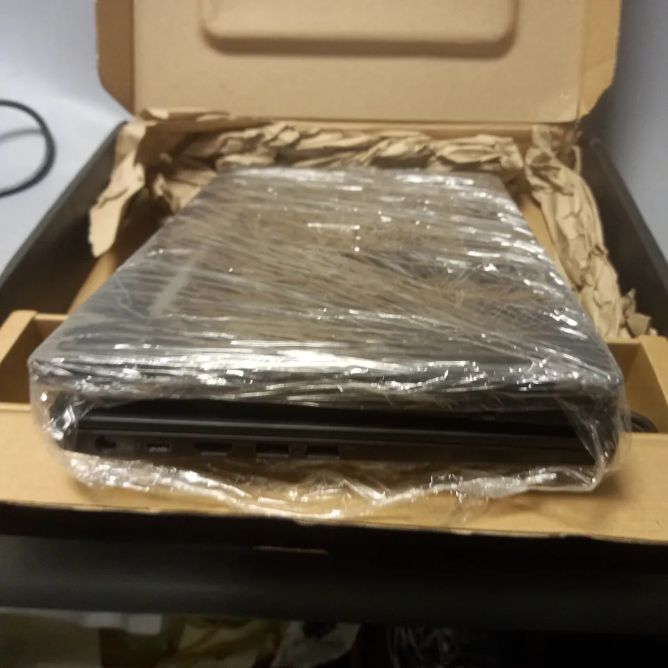 BOXED DELL COMPUTER WITH ACCESSORIES 