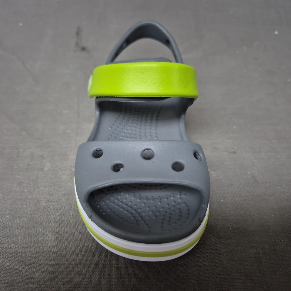 PAIR OF CROCS INFANT'S BAYABAND SANDALS IN GREY/GREEN UK SIZE C8