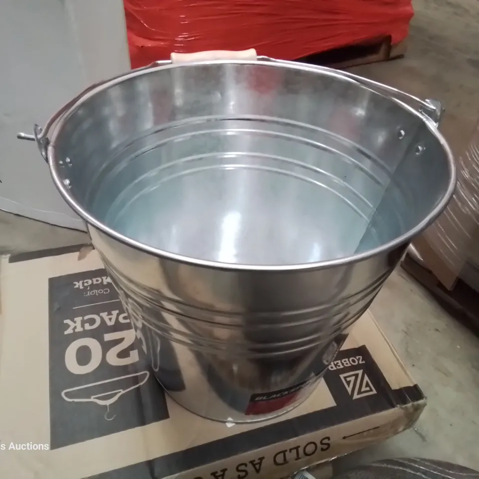 PALLET OF ASSORTED ITEMS, INCLUDING, SET OF 3 FRYING PANS, TOOL BAG, VELVET COAT HANGERS, CIRCULAR TRAY, 3 IN 1 CHILDS SWING SEAT, VOSPEED STAND MIXER, GALVANISED BUCKET,