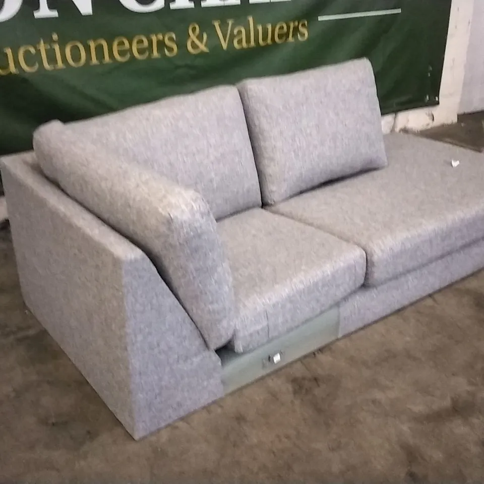 QUALITY BRITISH DESIGNER LIGHT GREY FABRIC CORNER GROUP CHAISE SOFA SECTION