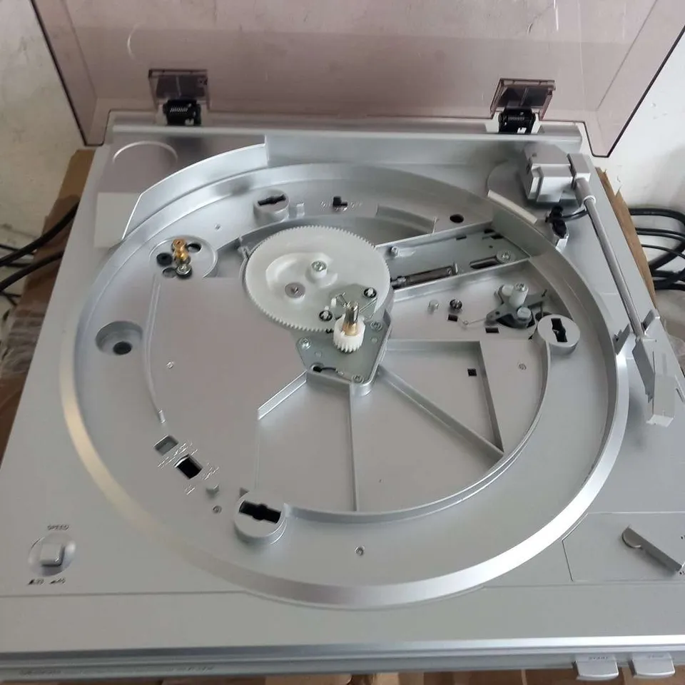 DENON DP29F SILVER FULLY AUTOMATIC TURNTABLE