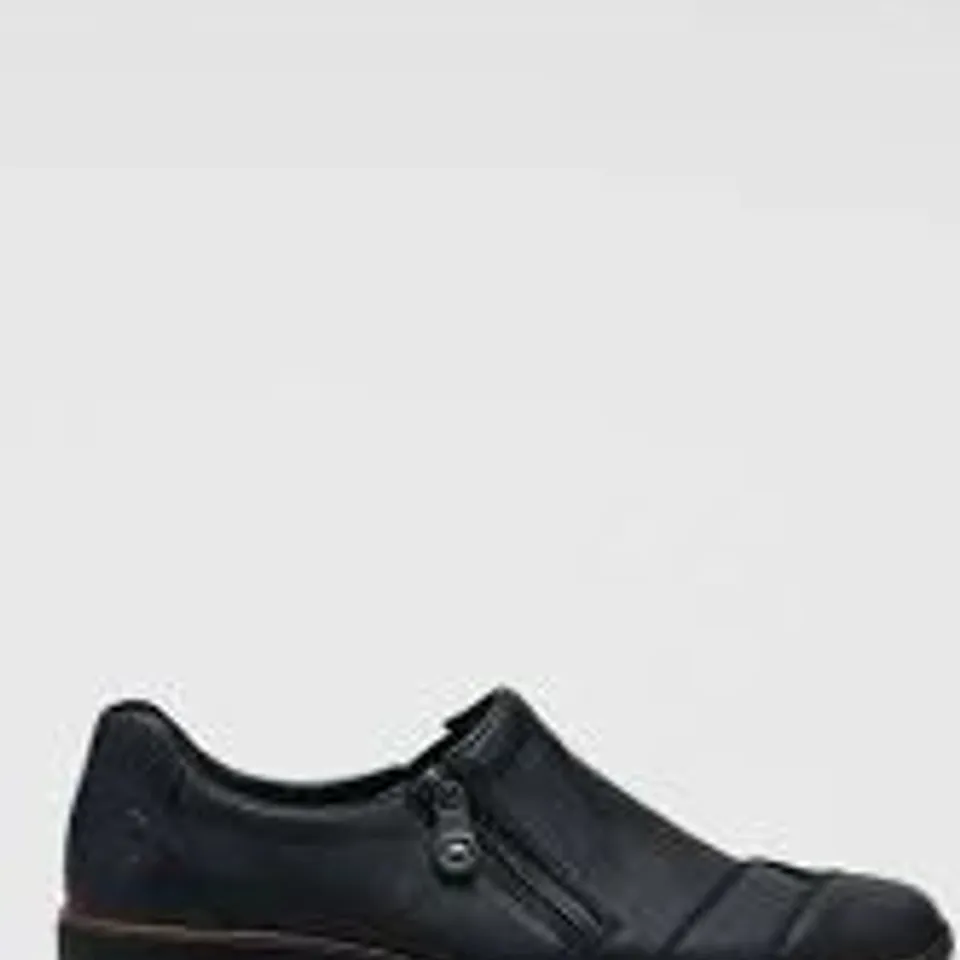 BOXED PAIR OF RIEKER SHOES IN BLACK UK SIZE 6.5
