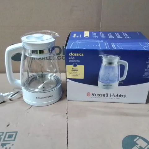 BOXED RUSSELL HOBBS 26081 CLASSIC KETTLE - WHITE