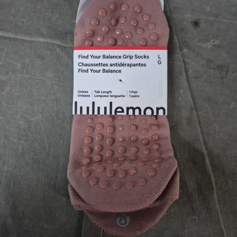 LULULEMON FIND YOUR BALANCE GRIP SOCKS IN RED - LARGE