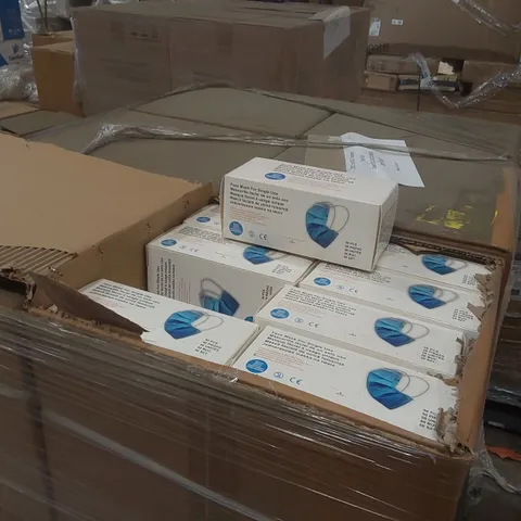 PALLET CONTAINING A VERY LARGE QUANTITY OF MEDICAL FACE MASKS