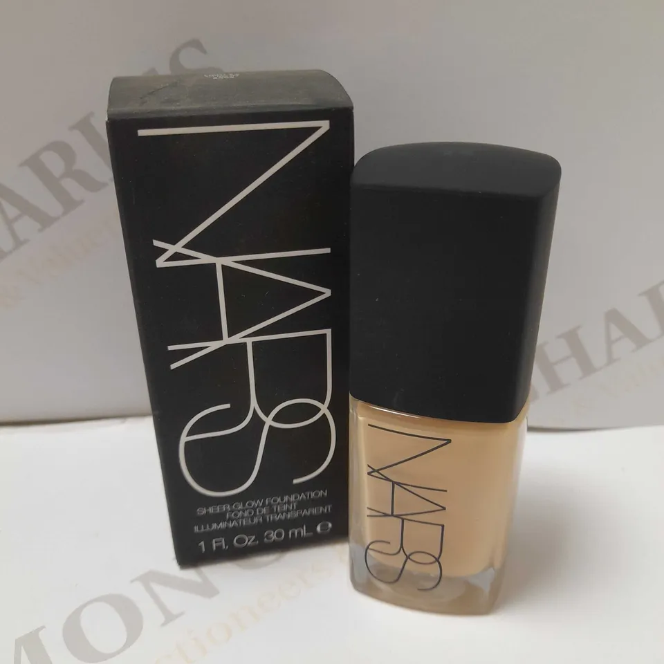 NARS SHEER GLOW FOUNDATION 30ML - LIGHT 2.5 YUKON 