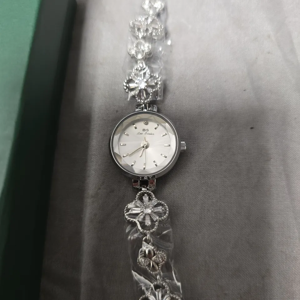 BEE SISTER BRACELET WATCH – FLORAL SILVER-TONE LINK BAND, STAINLESS STEEL
