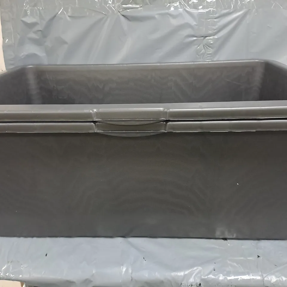 SET OF 2 UNBRANDED PLASTIC STORAGE TUBS IN BLACK