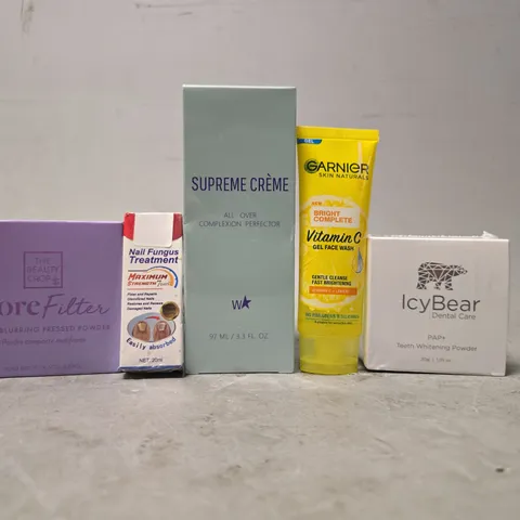 APPROXIMATELY 15 ASSORTED HEALTH & BEAUTY ITEMS TO INCLUDE -POREFILTER PRESSED POWDER , GARNIER VITAMIN C GEL FACE WASH , ICY BEAR DENTAL CARE TEETH WHITENING POWEDER ETC